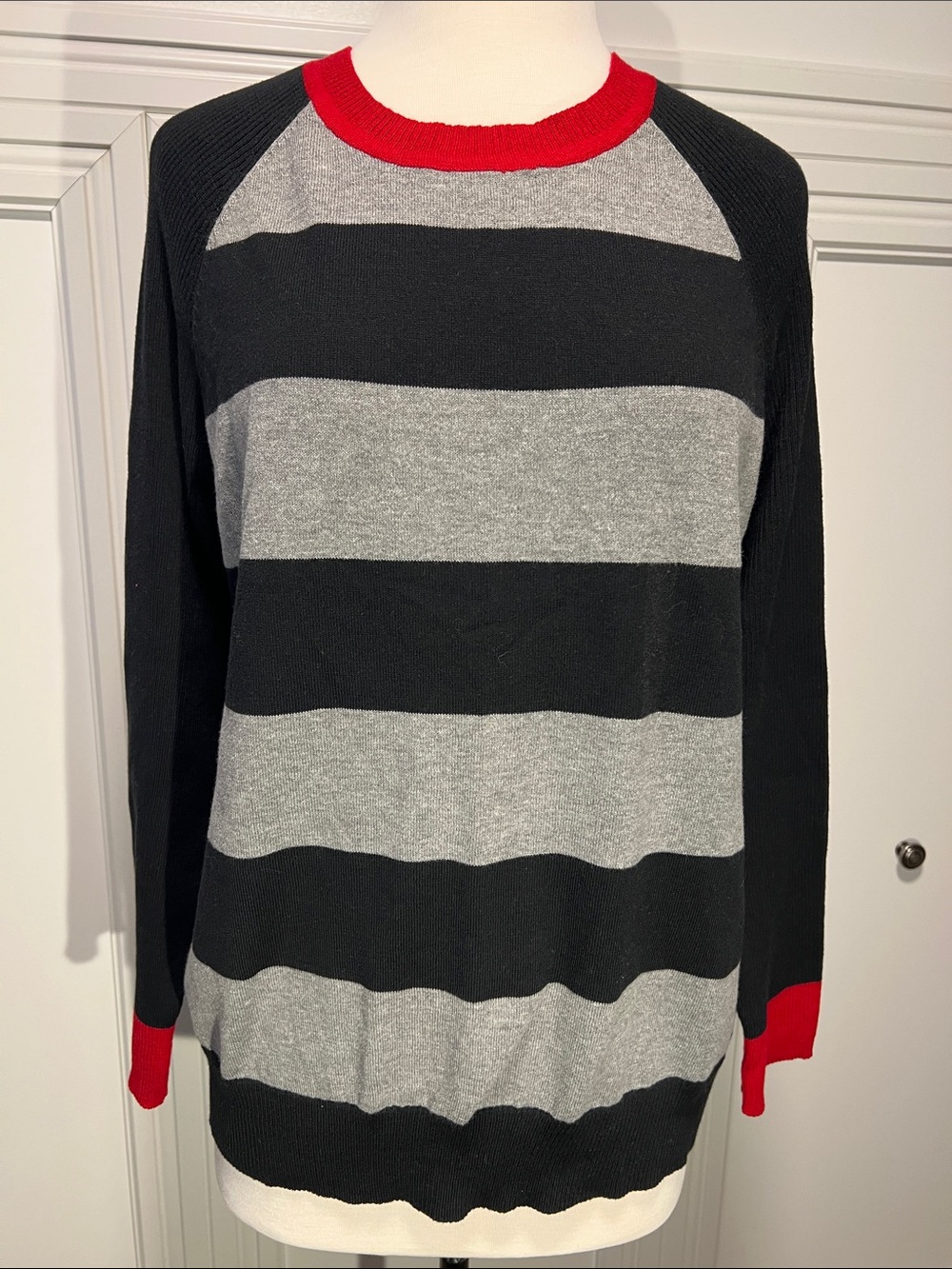Jones New York Sport XL Black & Gray Striped Crewneck Sweater with Red Trim